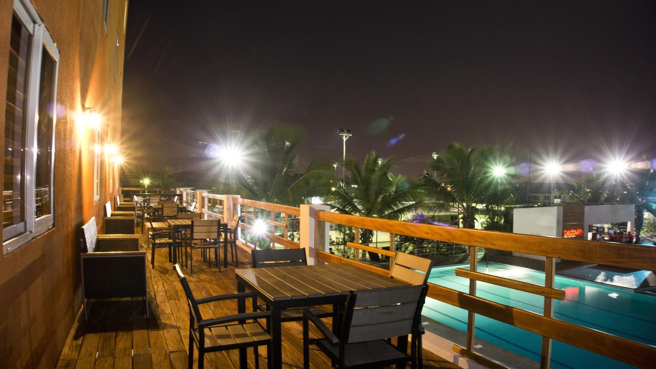 M Suites Hotel Akkra Exterior foto