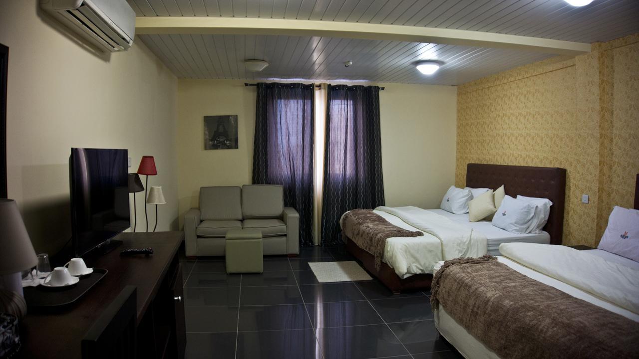 M Suites Hotel Akkra Exterior foto